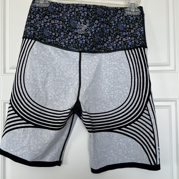 Knix bike shorts size large NWOT - Picture 3 of 3